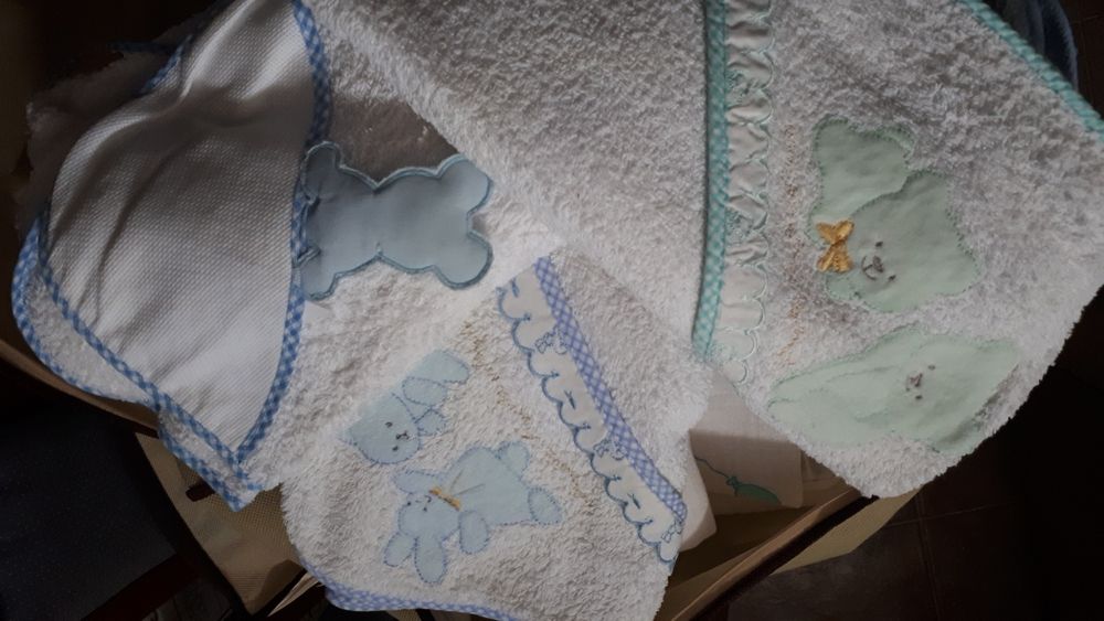 Toalhas para o banho e fraldas para bebés