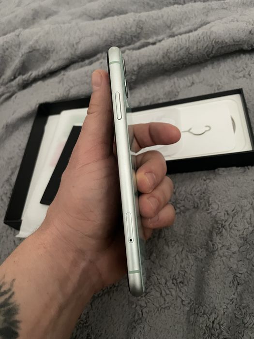 Iphone 11 128gb колір бомба