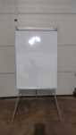 Quadro branco magnético com tripé