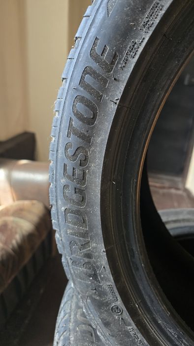 Шины 235х45х18 Bridgestone зима, 4шт.
