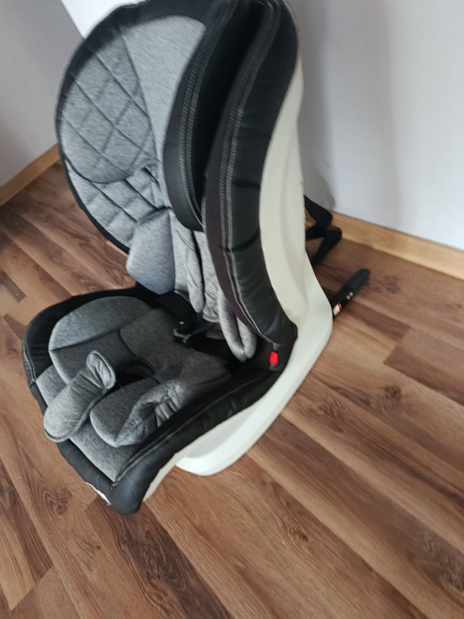 Fotelik samochodowy ISOFIX