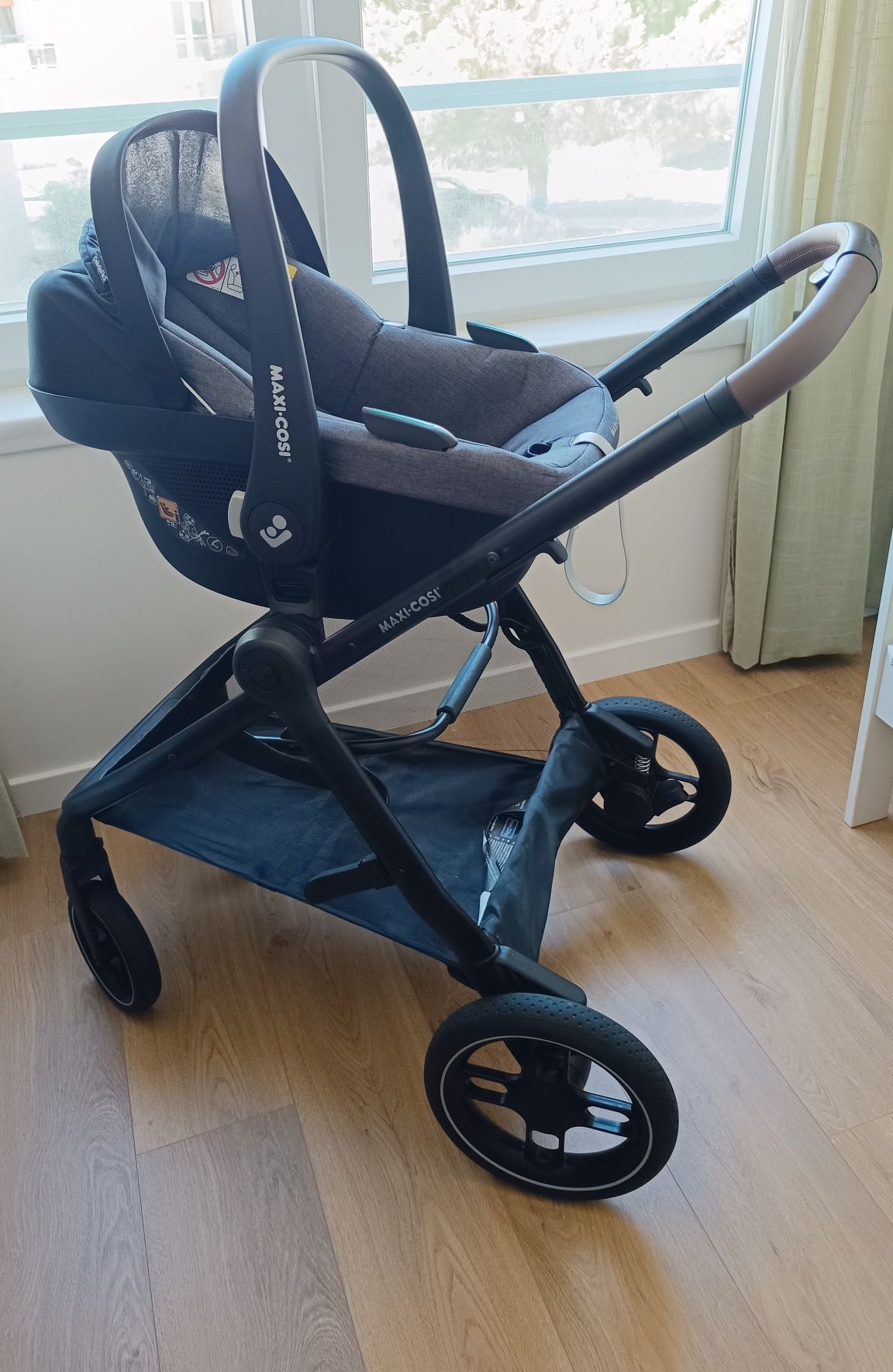Carrinho Trio Maxi-Cosi Zelia S - como Novo