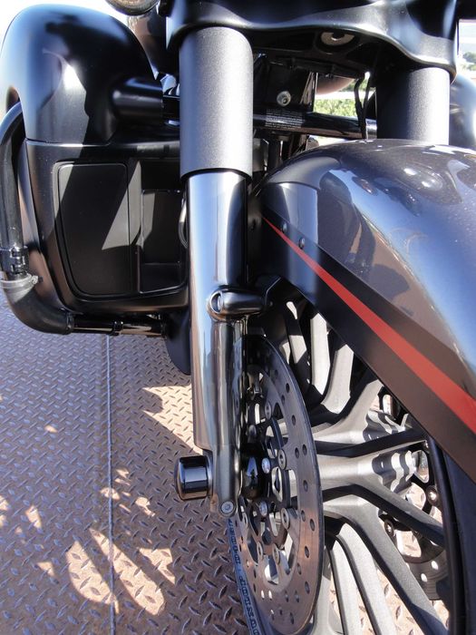 Harley Davidson Street Glide CVO 117 '' FLHXSE
