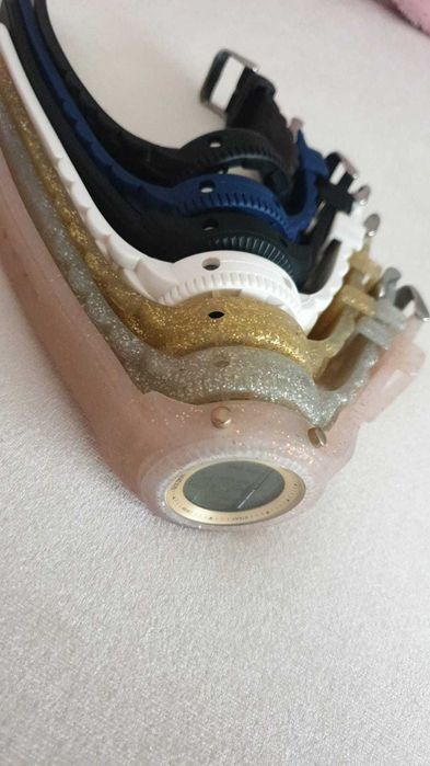 Relógios da watx, demostrador e braceletes variadas