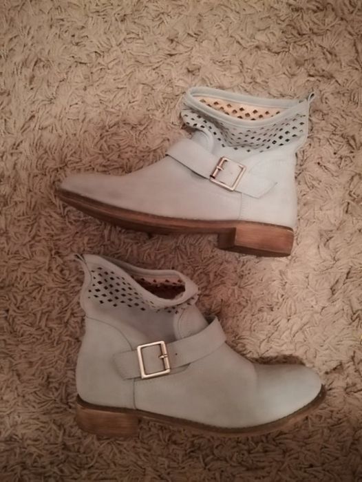 Botas azuis claras