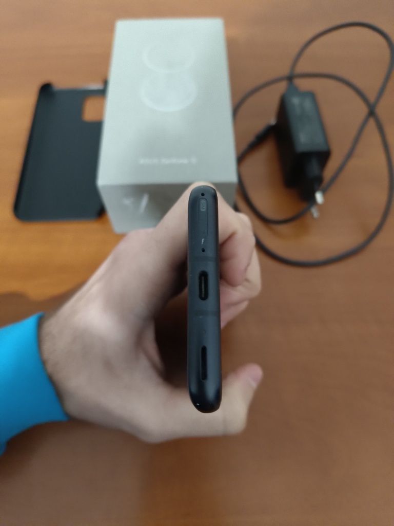 Смартфон Asus ZenFone 8