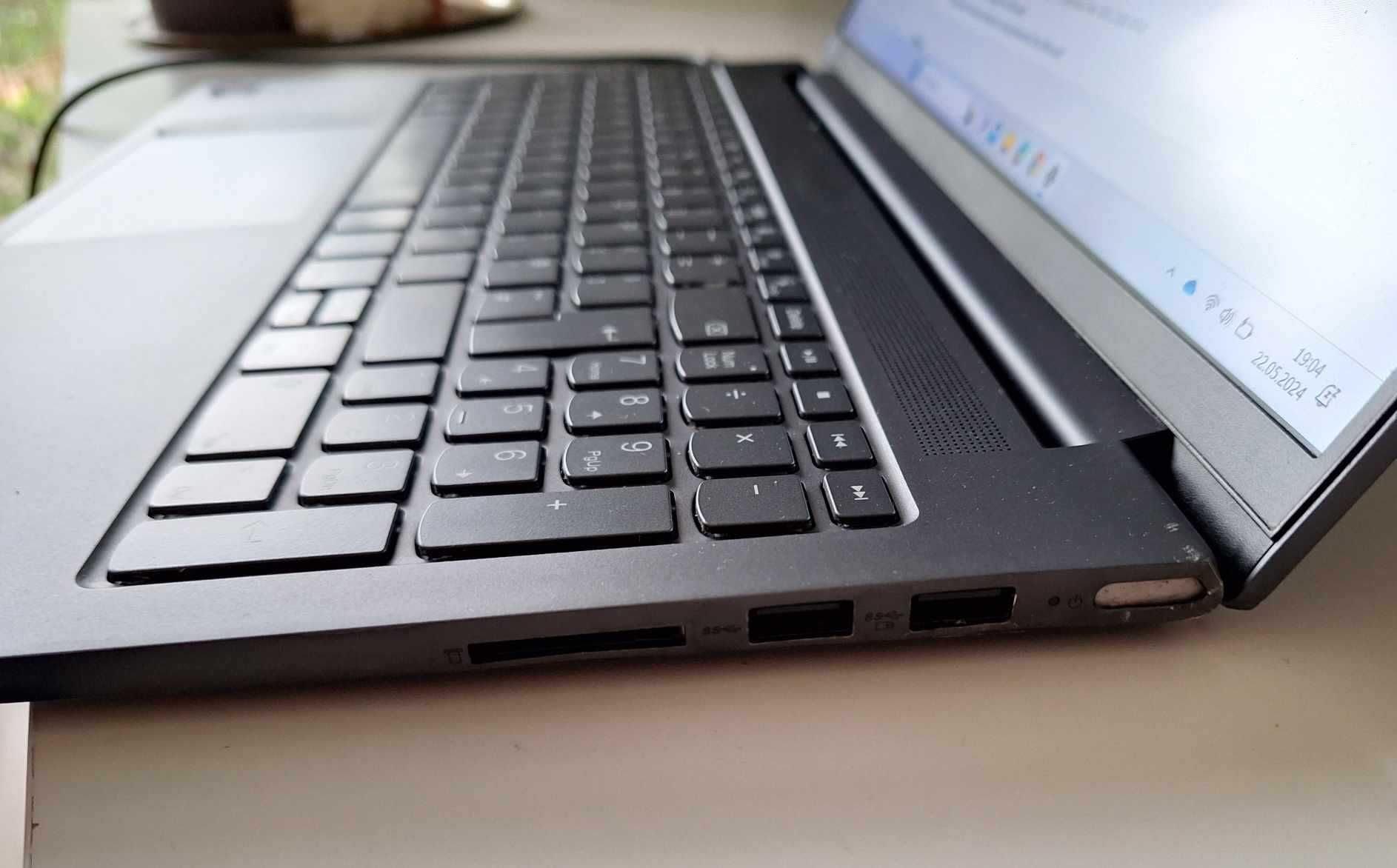Laptop Lenovo Yoga slim 7