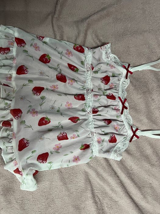 Майка з полуничками