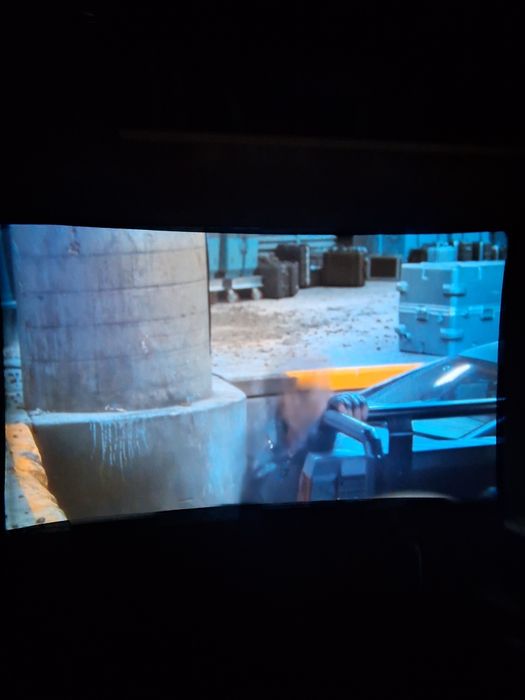 Проектор!2/32 з полотном!