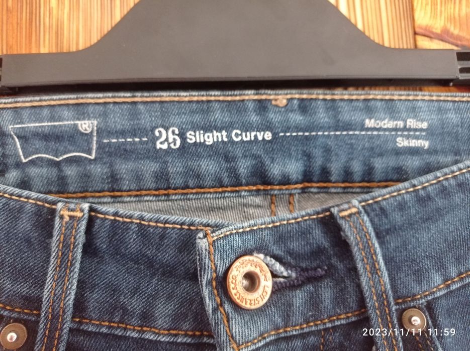 Dżinsowe spodnie damskie