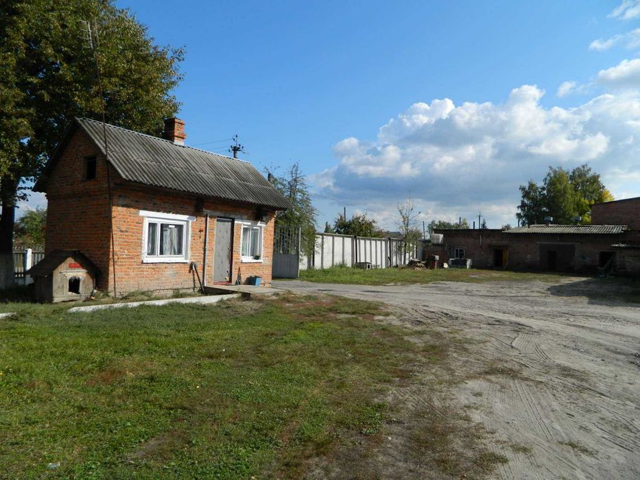 Продам виробництв. складську базу + 1,167 га земля м Корюківка