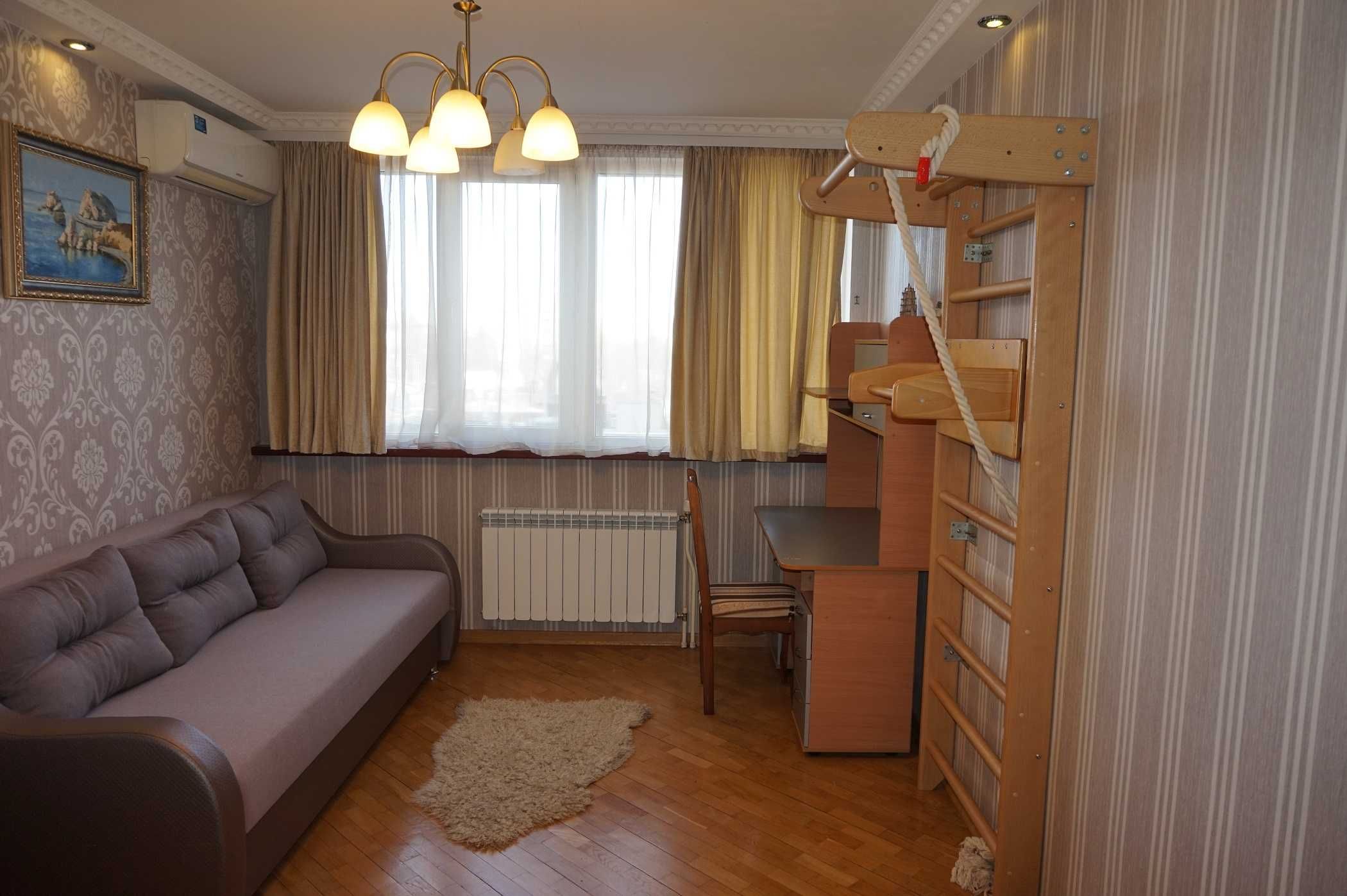 Продам 4 ком. квартиру ул. Гетьмана 1 Б метро Шулявская