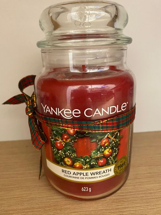 Duża świeca Yankee Candle Red Apple 623g