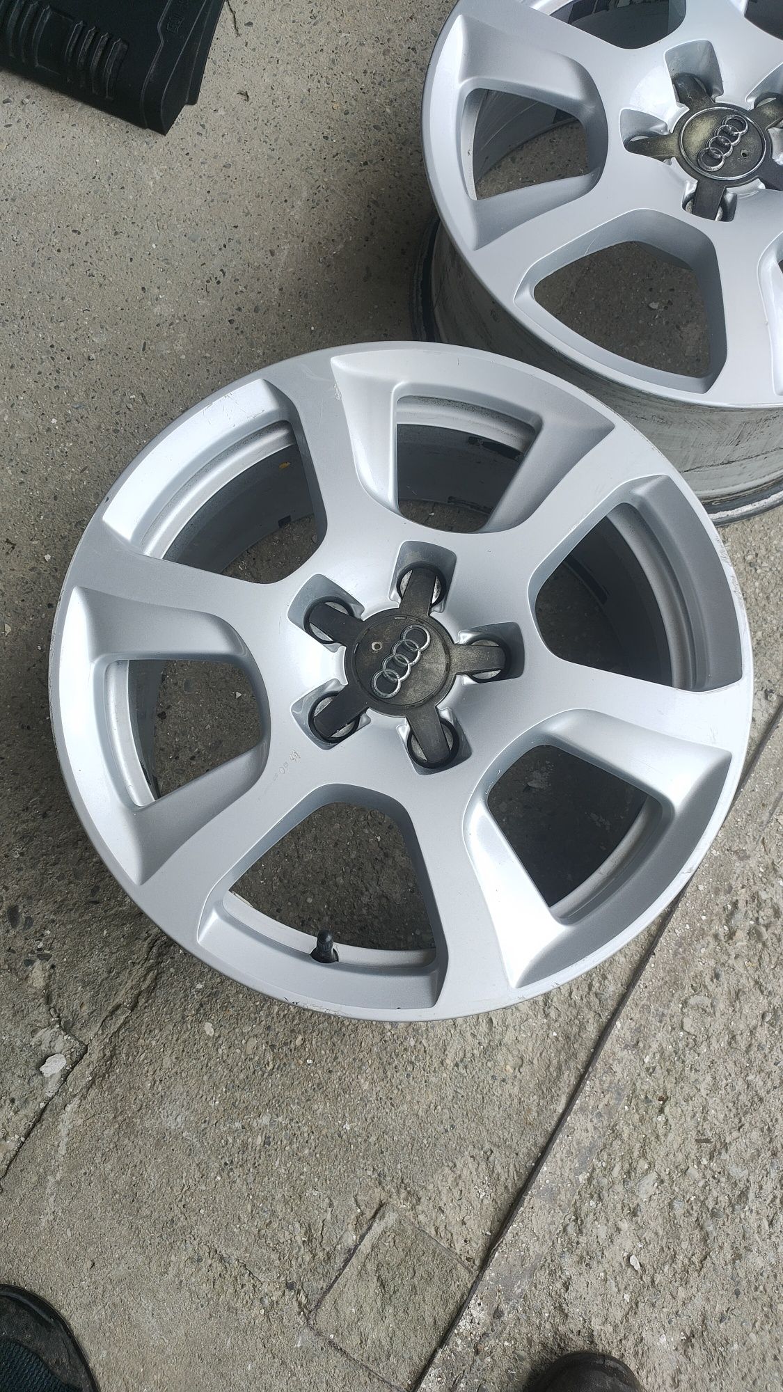 Alufelgi Audi 5x112 do A4 B7 B8 B9 R16 cali ET45 7,5H BBS