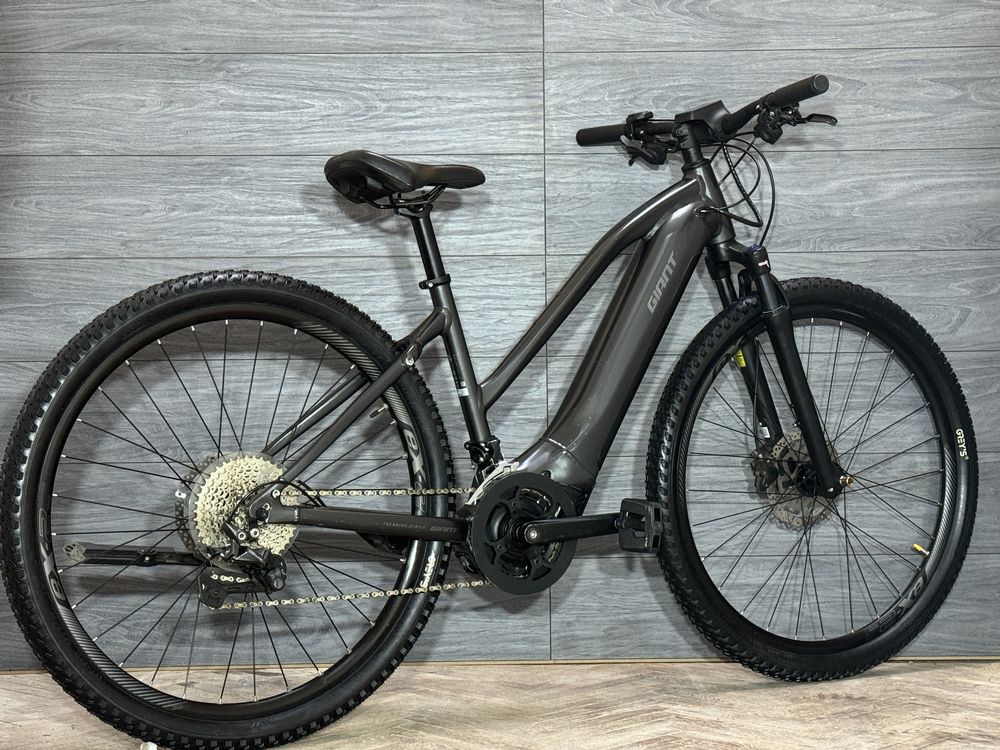 Гірський електровелосипед Giant (рама М колеса 29) shimano deore