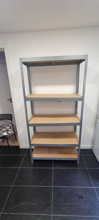 Vendo estante multi uso galvanizada com 5 prateleiras.