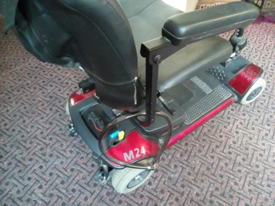 Електрична коляска для інвалідів