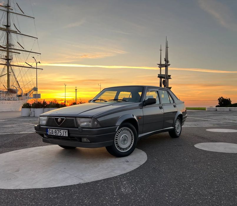 Alfa Romeo 75 Super stan z oryginalnym przebiegiem