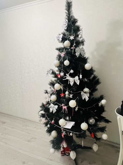 Ялинка новорічна