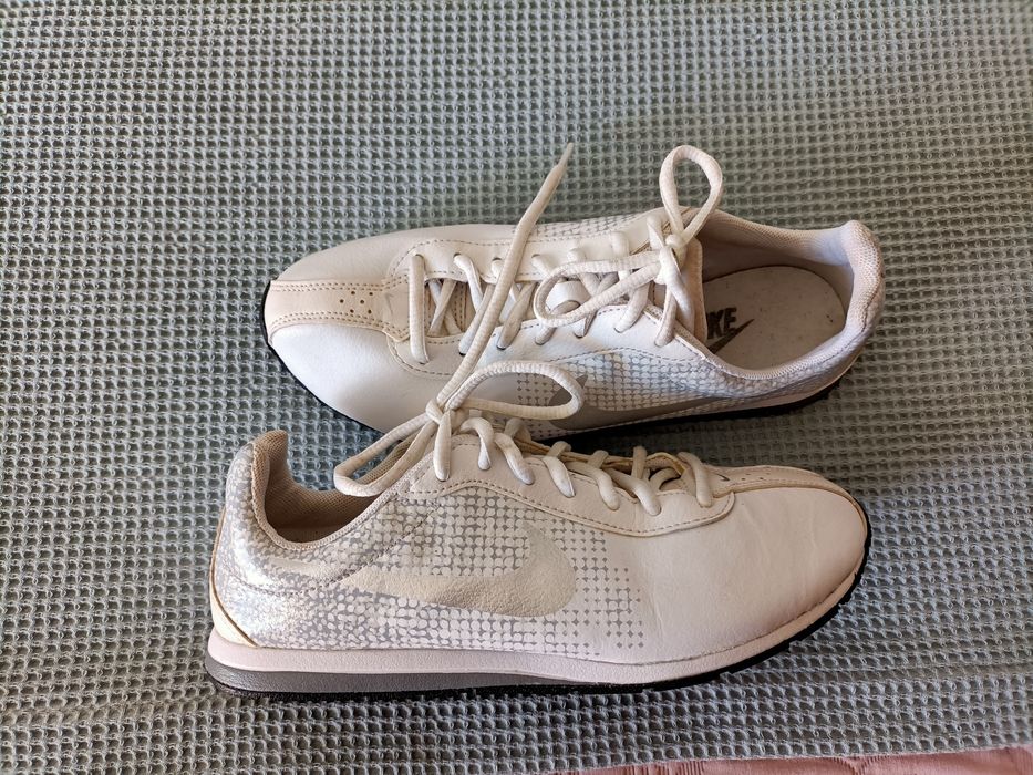 Sapatilhas Nike n36 c/ novas