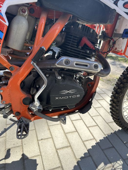 Motor 250 cross.