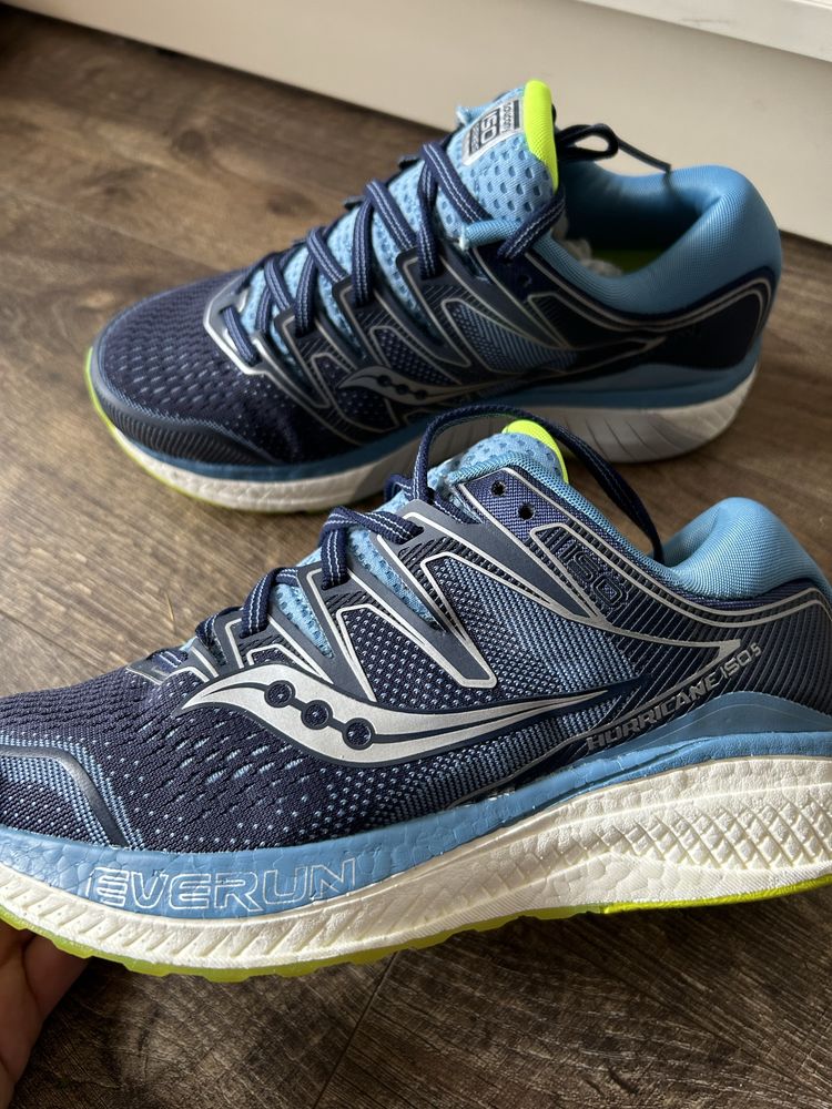 Кросівки Saucony  hurricane Iso 5 p24 розмір.