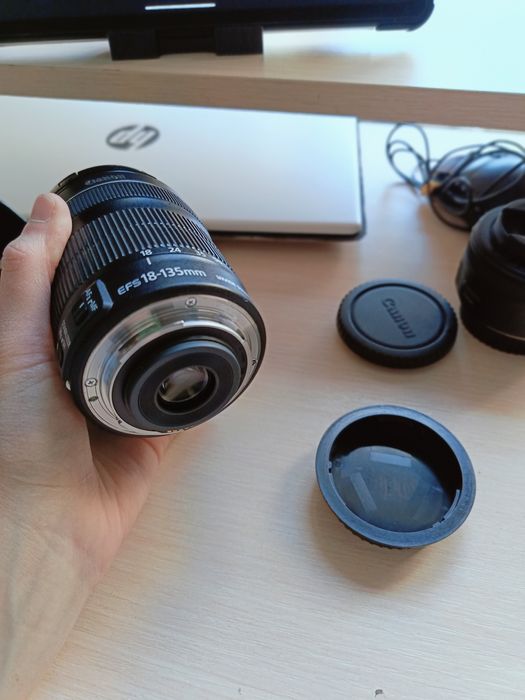 універсальний об'єктив Canon EF-S 18-135 mm f/3.5-5.6 IS STM