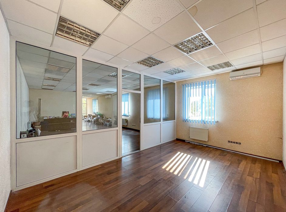 оренда приміщень 90 кв м Окрема будівля Фасад 2-га лінія вул. Сирецька