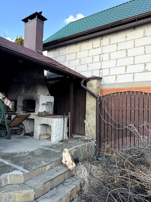 Пропонується в оренду будинок з виходом на воду