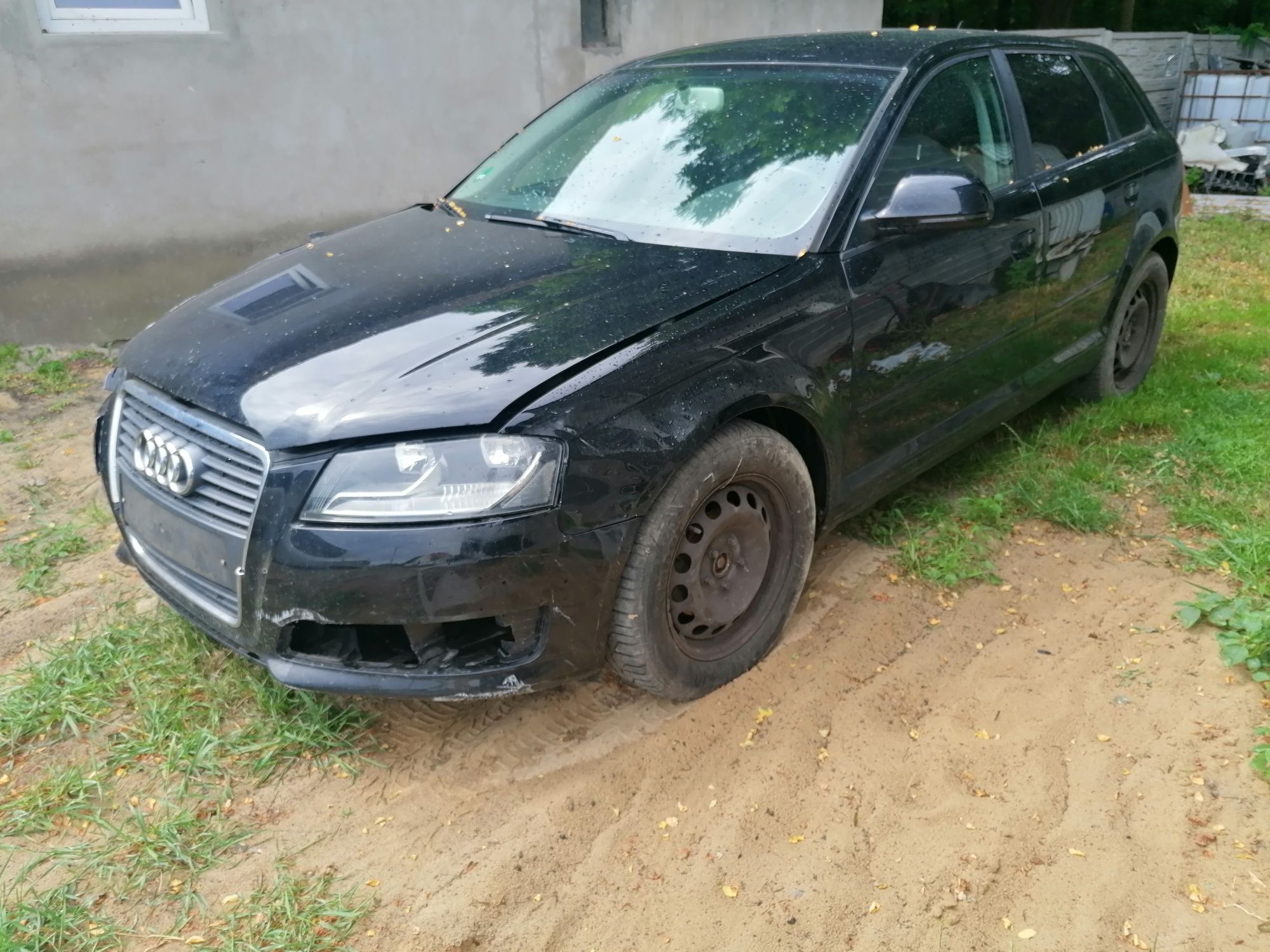 Audi a3 8P lift 2010r  1.6tdi uszkodzona pali jeździ