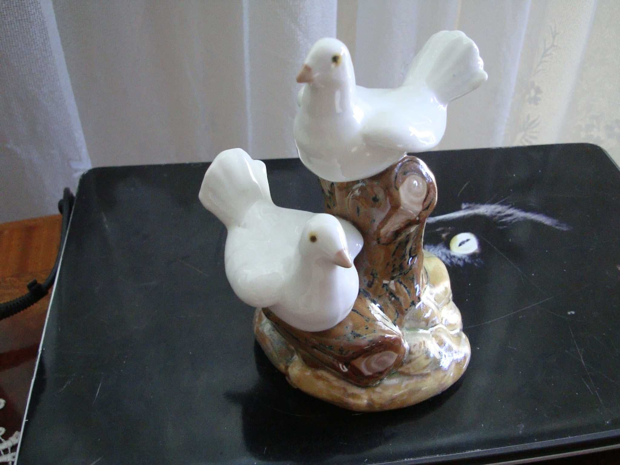 Figurka porcelanowa gołębie Tengra