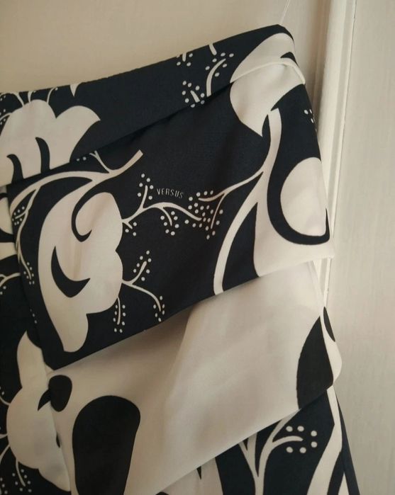 Mini saia Versus Versace
