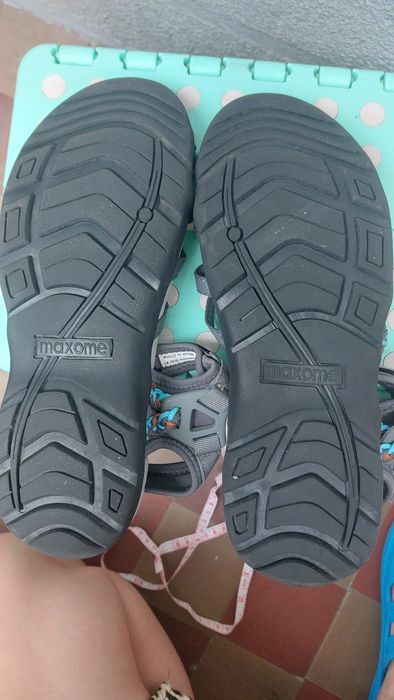 Жіночі босоніжки