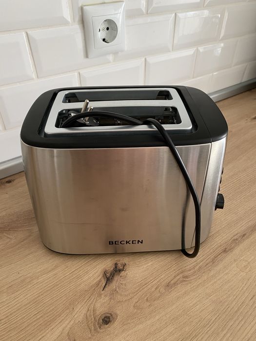 Vendo cafeteira (40) torradeira (15) forno eletrico (40)