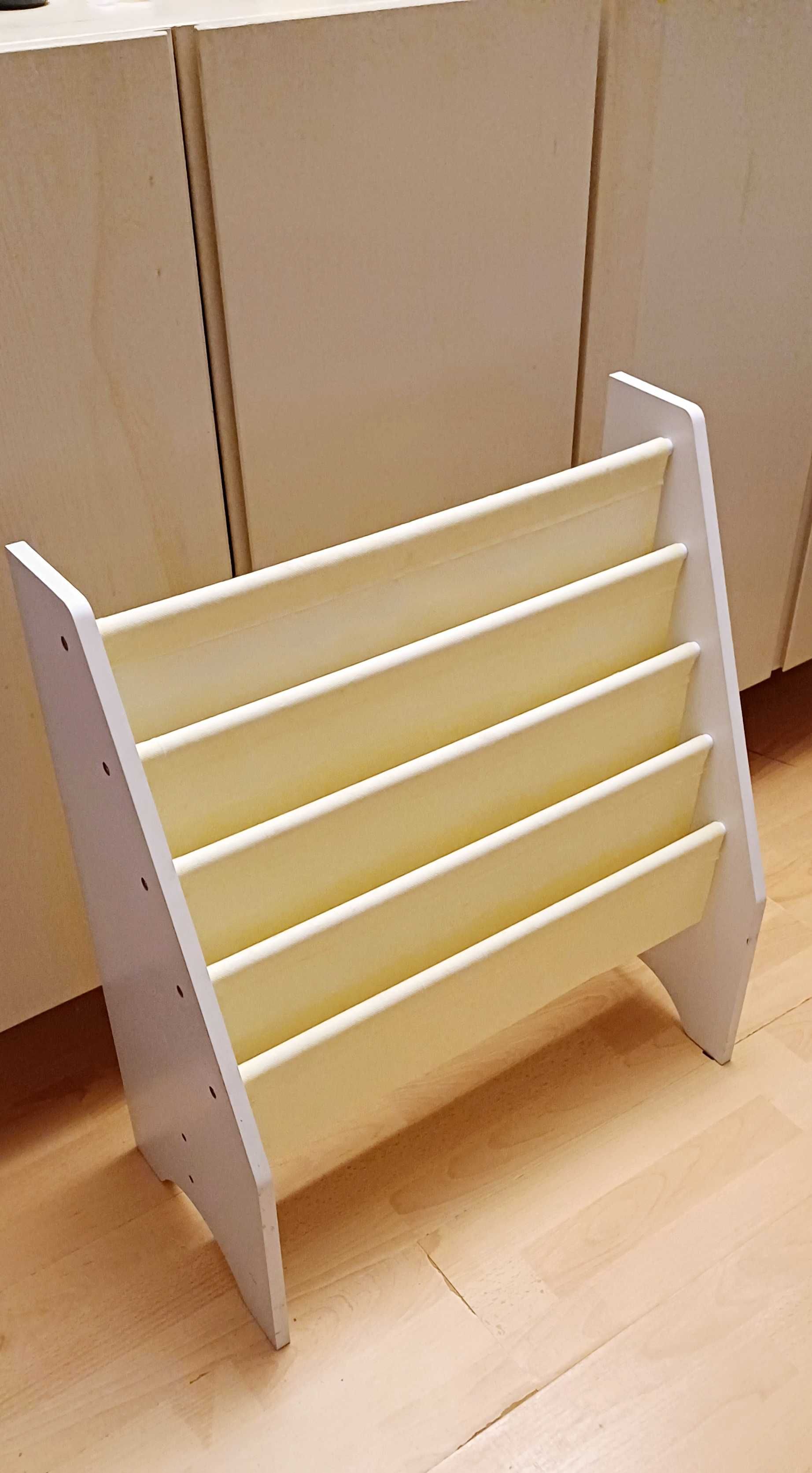 Półka na książki,  regał.  Dla dziecka