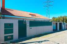 Moradia Térrea T3 com Terraço e Terreno em Pedroso