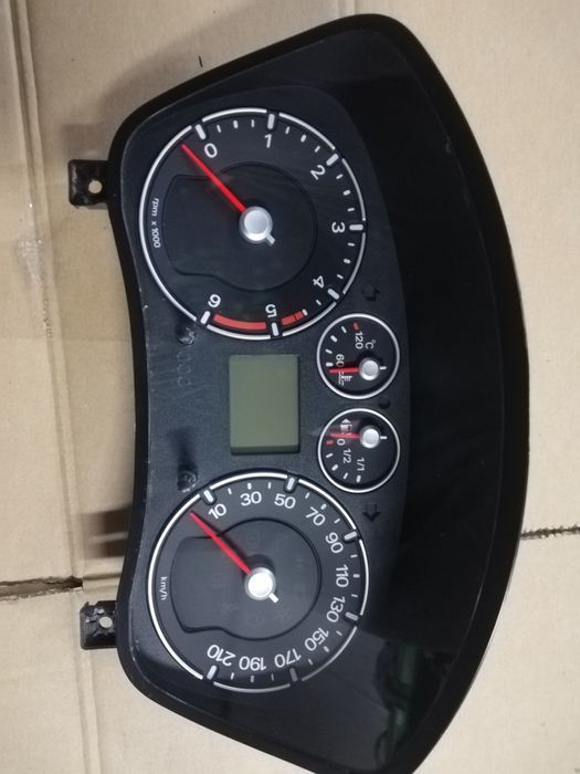 Licznik zegary Ford Fiesta mk6 lift Fusion lift 1.4 1.6 tdci