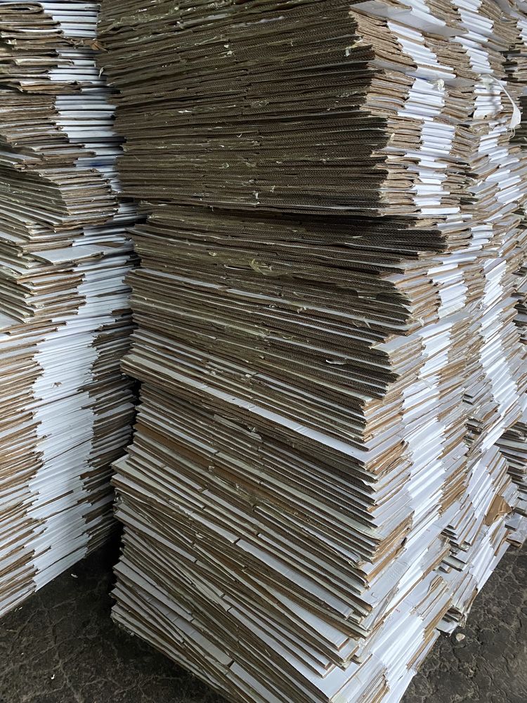 Kartony z recyklingu