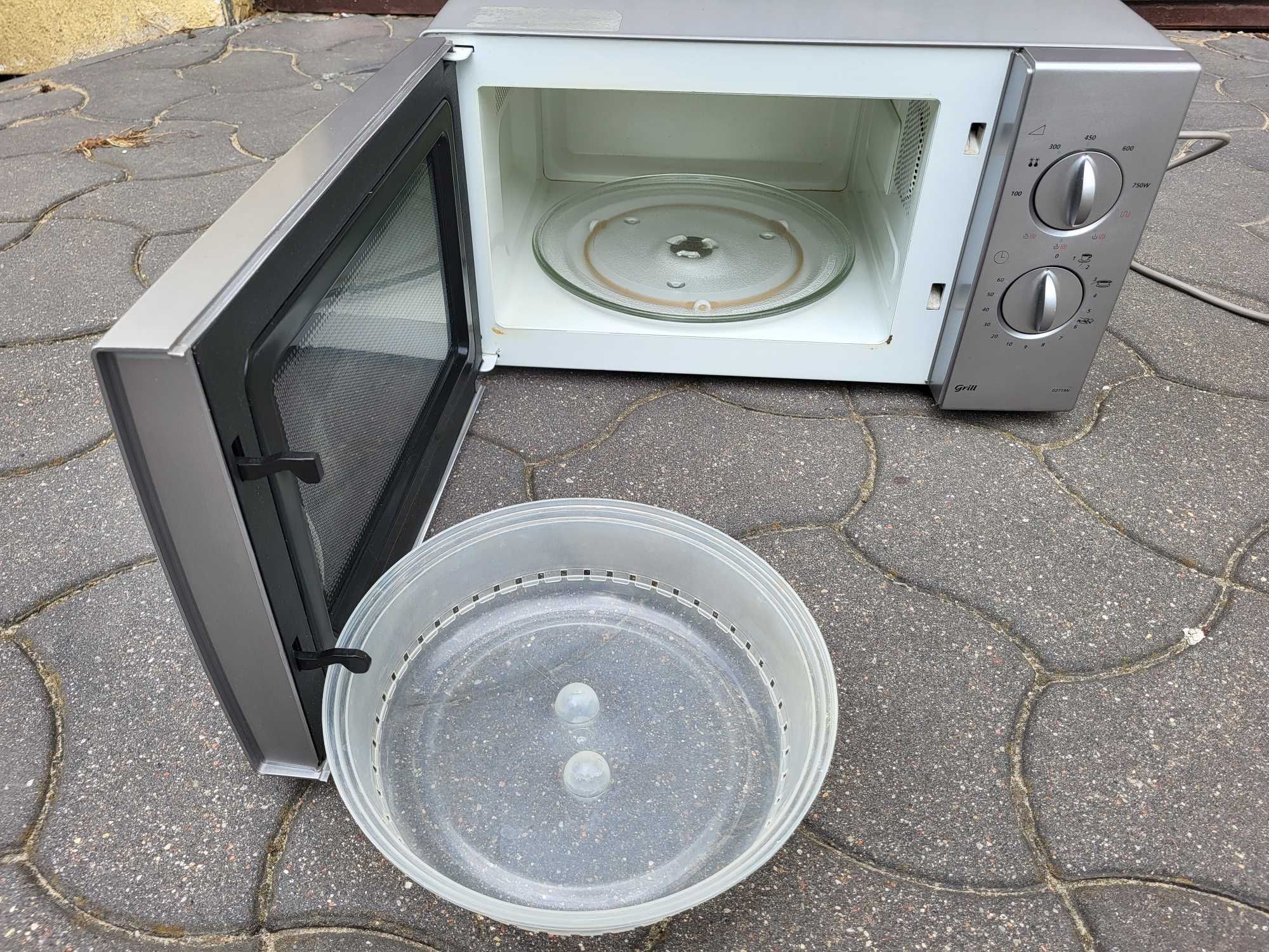 Mikrofalówka Samsung z funkcją grilla odmrażanie gotowanie mocna 2500w