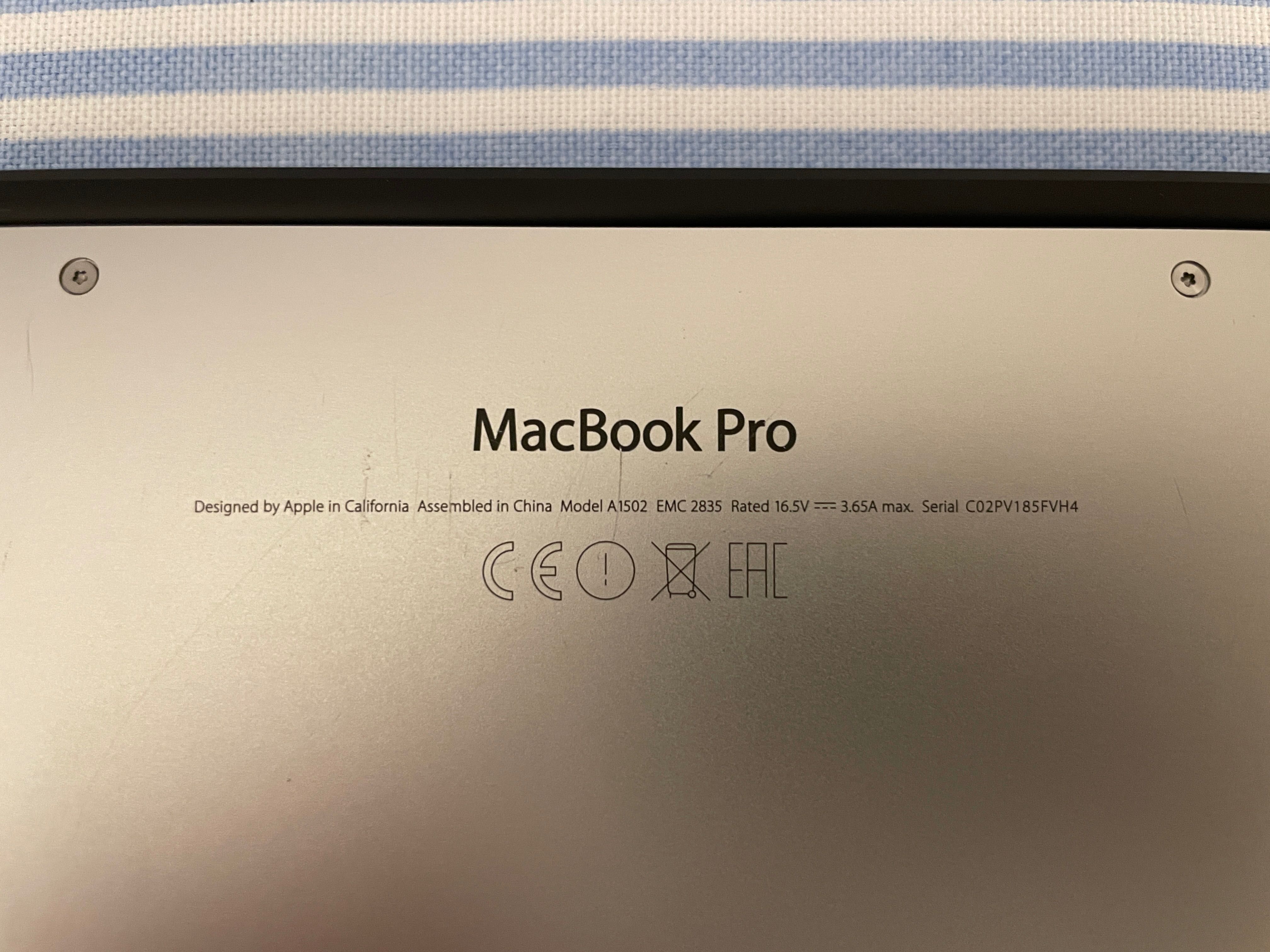 MacBook Pro 13 2015 I5 2.7GHZ + Monitor 27 Dell + Dock Caldigit