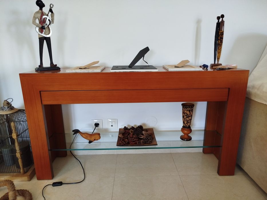 Moveis de apoio em cerejeira