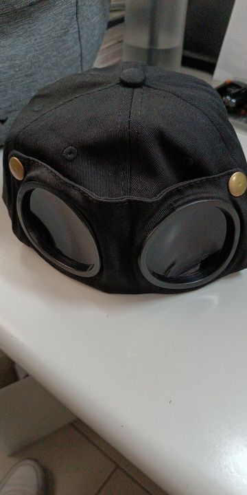 Super czapka z okularami