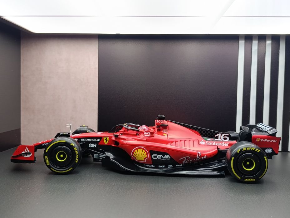 Ferrari SF23 Bburago 1/18