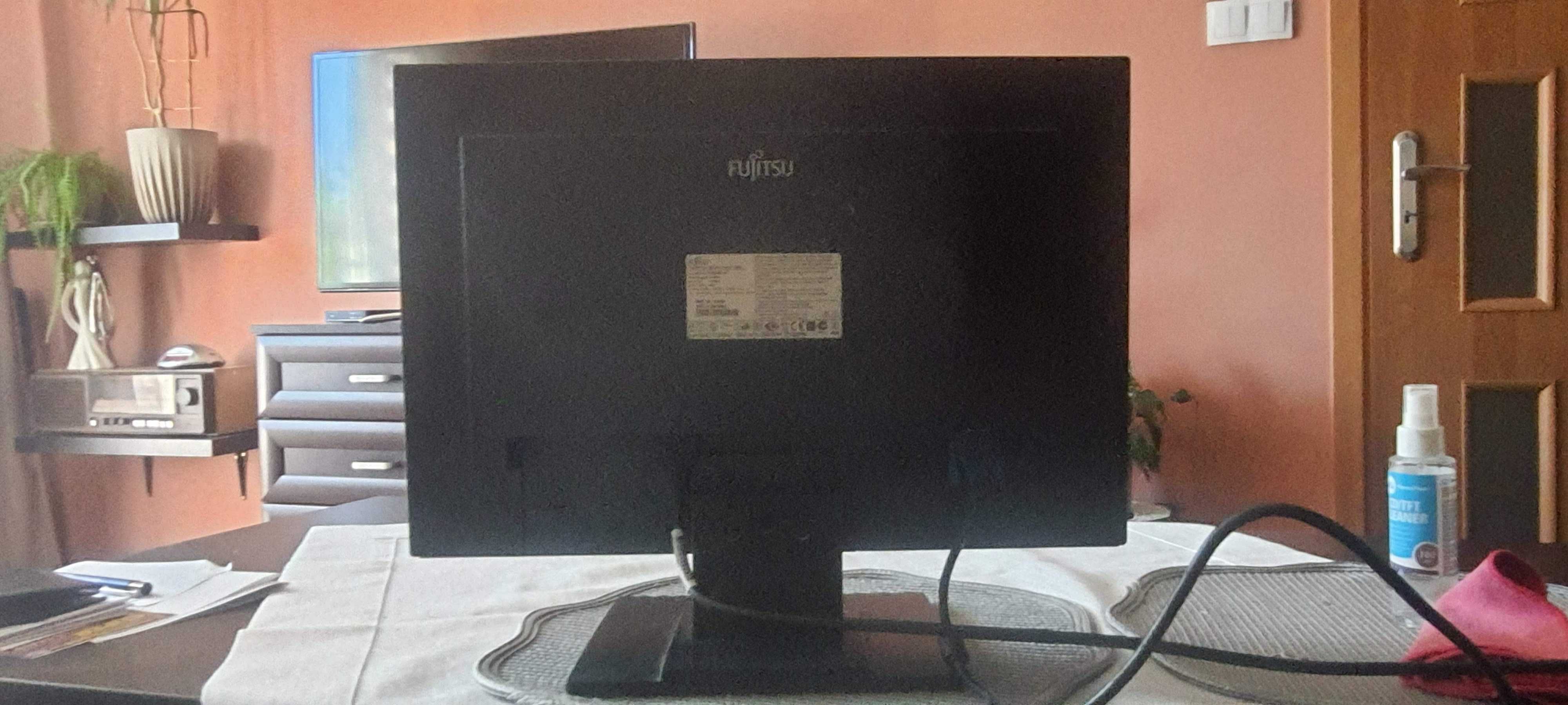 Sprzedam komputer PC, z monitorem.