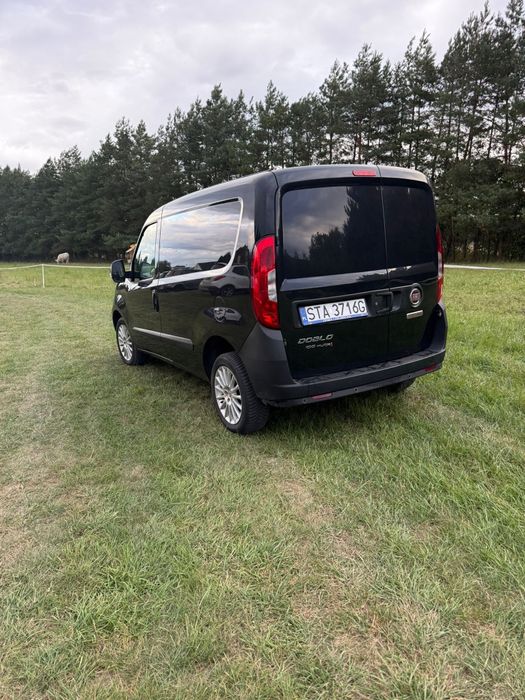 Fiat Doblo 1.6 bogata wersja 3 osbawy super stan 2017