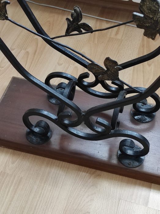 Kwietnik metalowy kuty