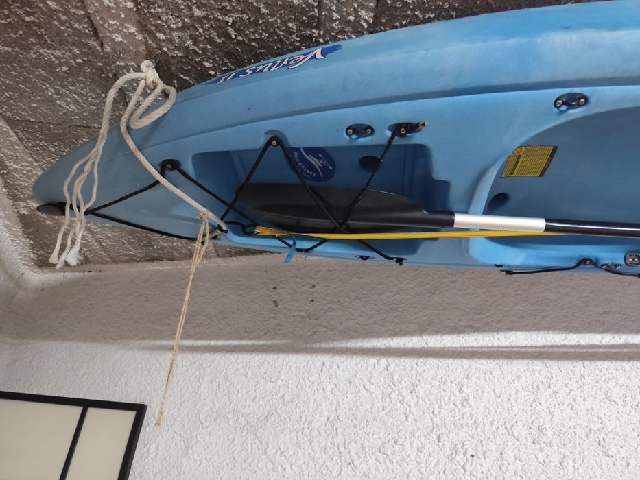 Kaiaques com bancos e pagaia