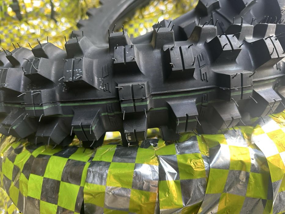 Мото шини колеса