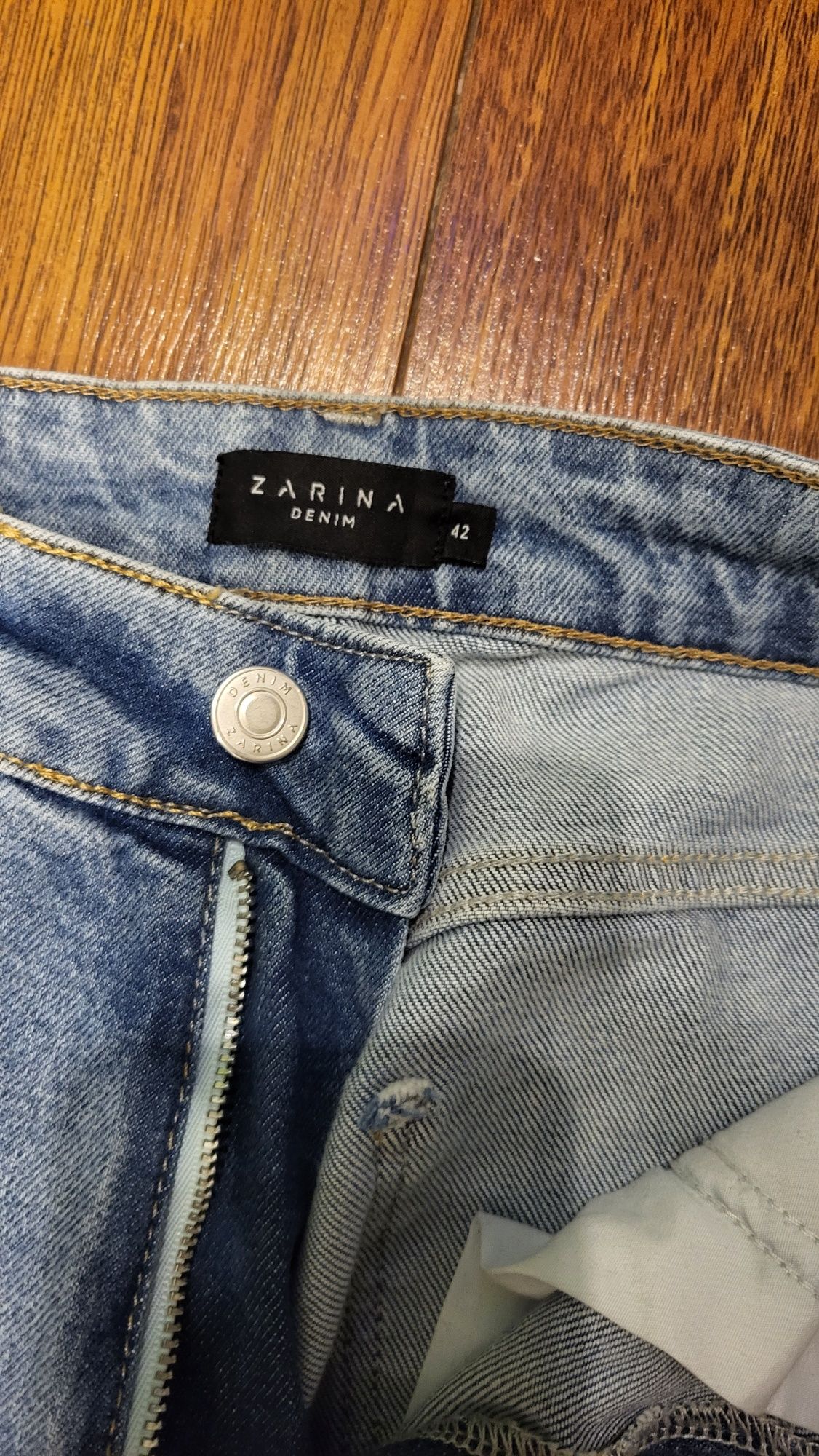 Продам Новые женские джинсы