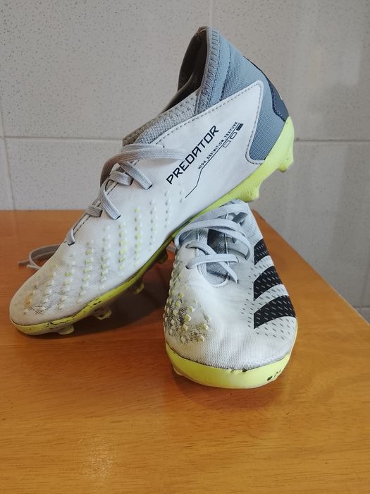 Chuteiras adidas Predator ,chinelos adidas e sapatilha Nike